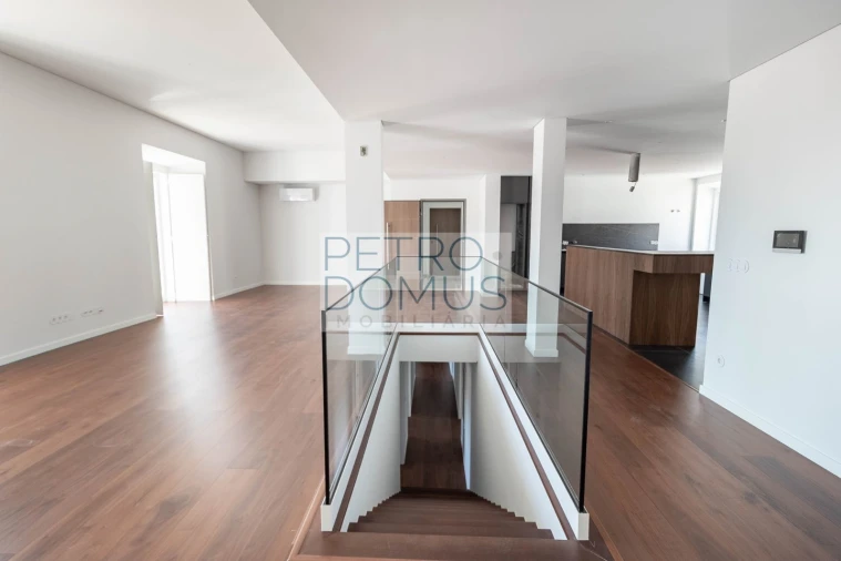 Apartamento T4 para Venda em Leiria, Pousos, Barreira e Cortes Foto 2