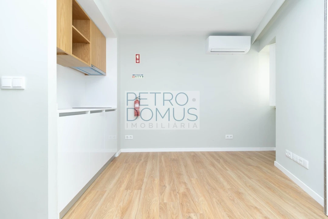 Apartamento T1 para Venda em Santo António Foto 6