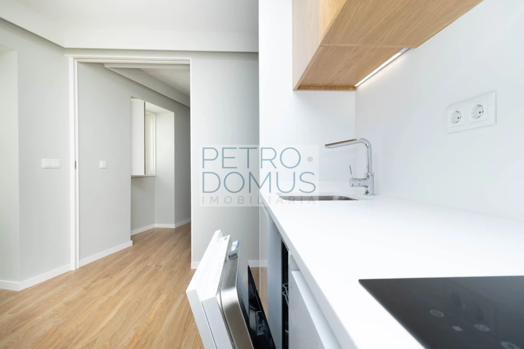 Apartamento T1 para Venda em Santo António Foto 7
