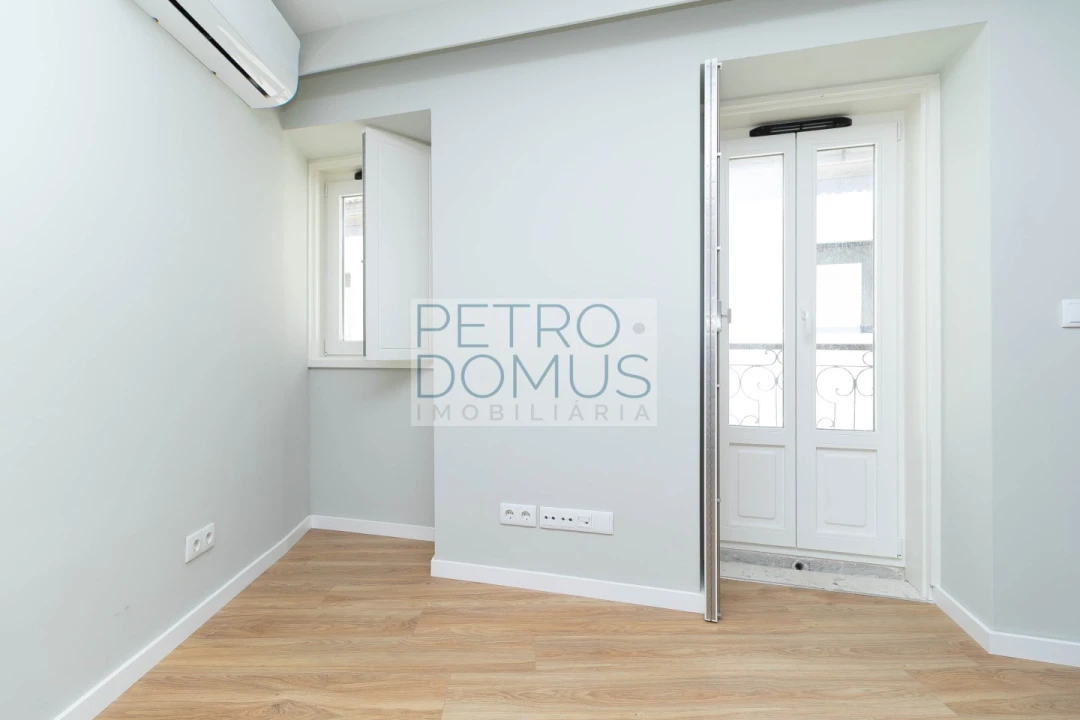 Apartamento T1 para Venda em Santo António Foto 8