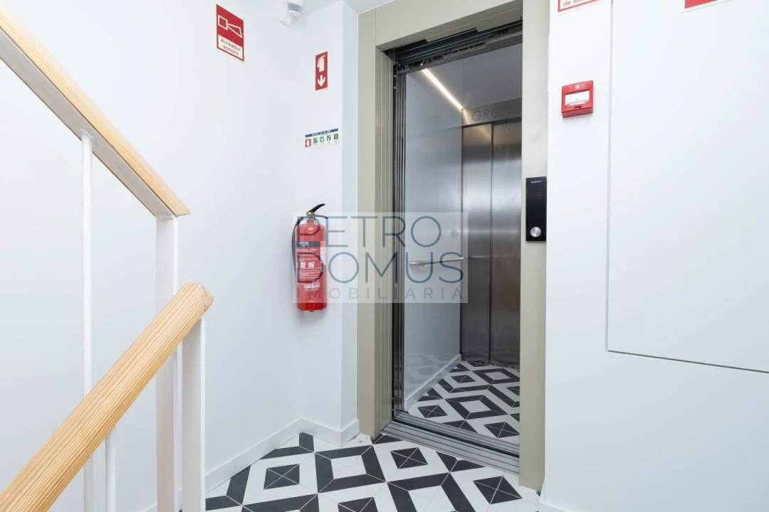 Apartamento T1 para Venda em Santo António Foto 4