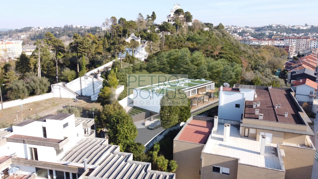 Moradia T4 para Venda em Leiria, Pousos, Barreira e Cortes Foto 3