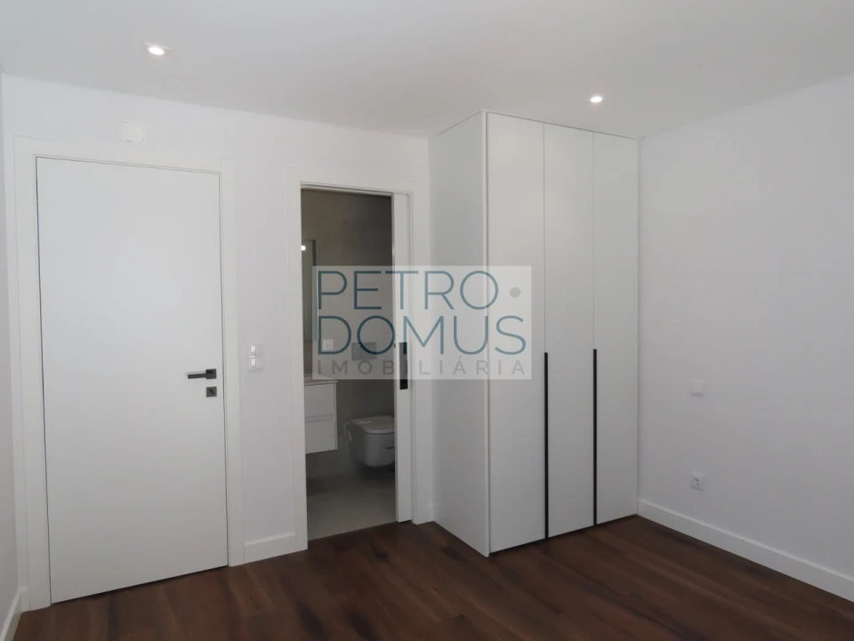 Moradia T4 para Venda em Leiria, Pousos, Barreira e Cortes Foto 55