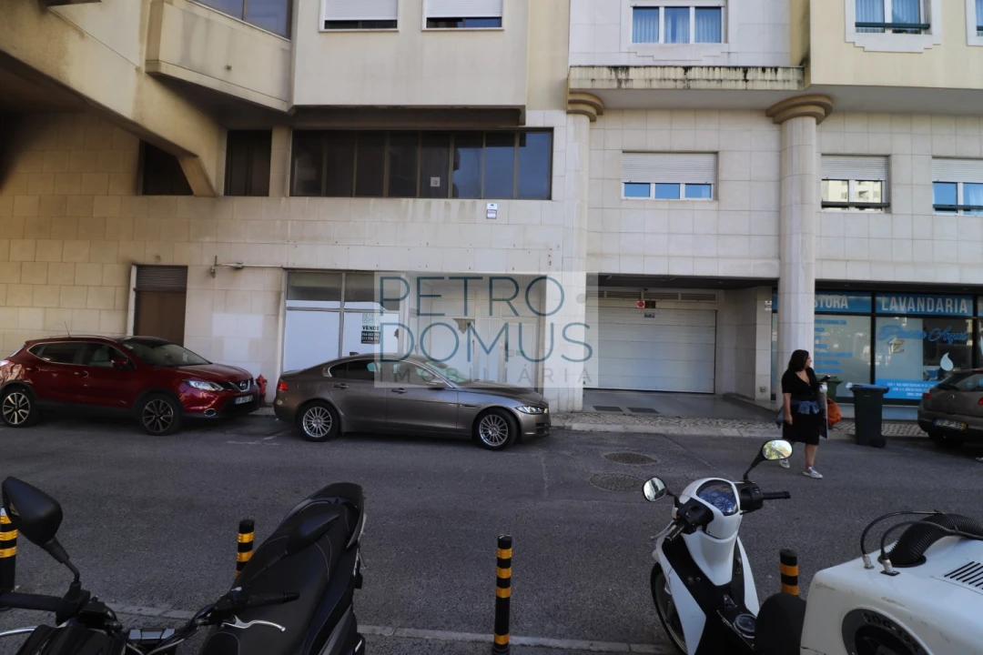 Loja para Venda em Areeiro Foto 14