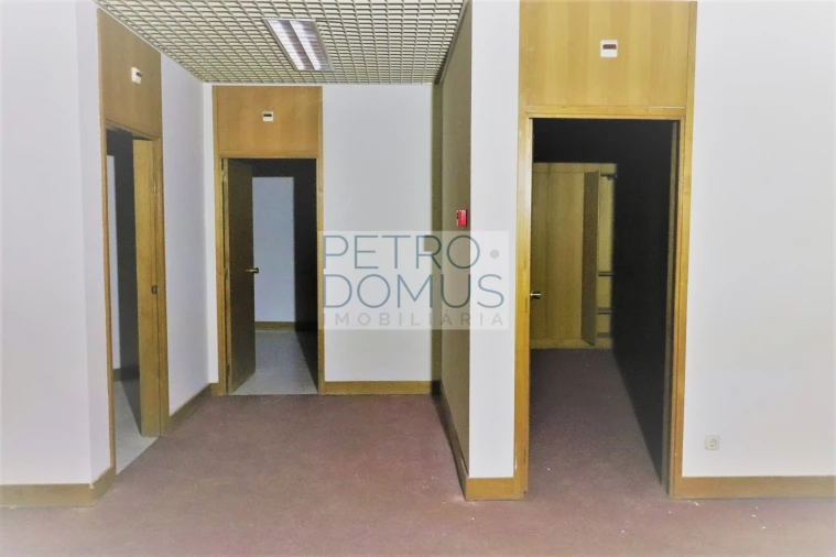 Loja para Venda em Areeiro Foto 6