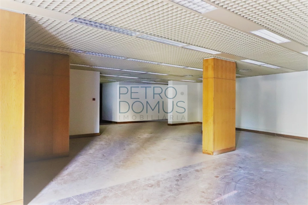 Loja para Arrendamento em Areeiro Foto 4