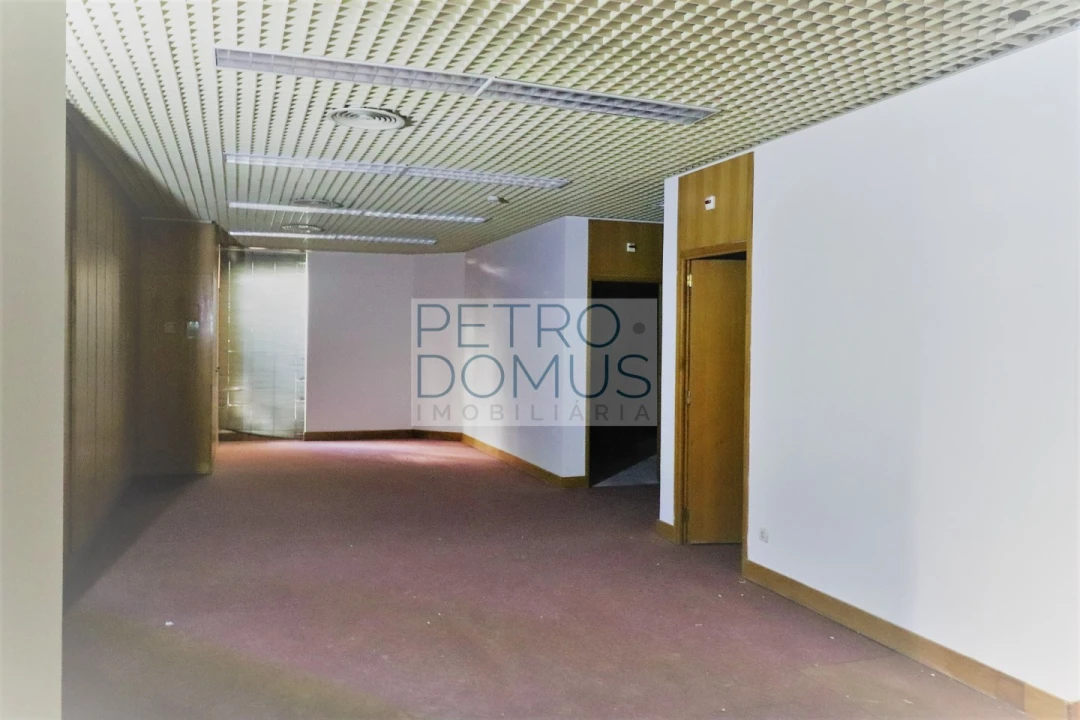 Loja para Arrendamento em Areeiro Foto 5