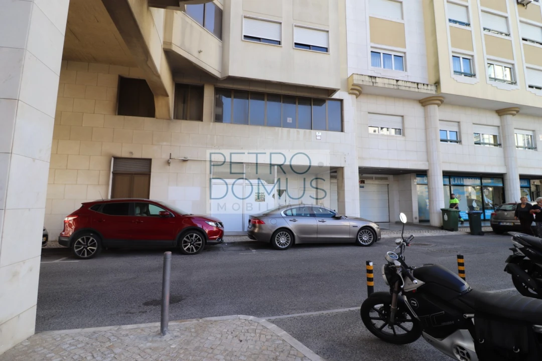 Loja para Arrendamento em Areeiro Foto 15