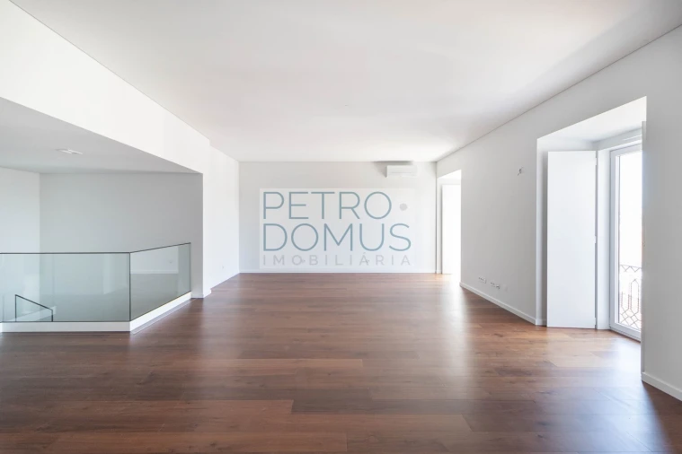 Apartamento T3 para Venda em Leiria, Pousos, Barreira e Cortes Foto 1