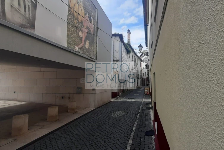 Prédio para Venda em Leiria, Pousos, Barreira e Cortes Foto 9