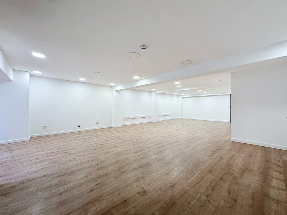 Loja para Arrendamento em Arroios Foto 19