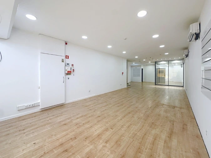 Loja para Arrendamento em Arroios