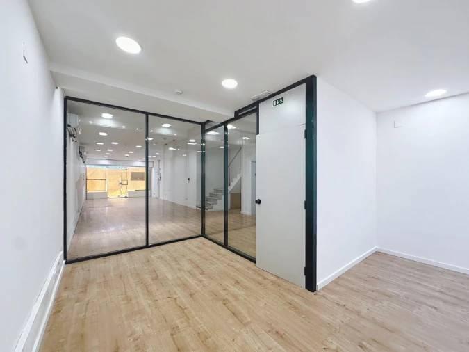 Loja para Arrendamento em Arroios Foto 7