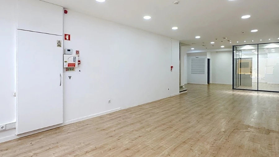 Loja para Arrendamento em Arroios