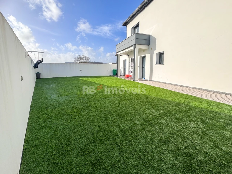 Moradia T4 para Venda em Riachos Foto 16