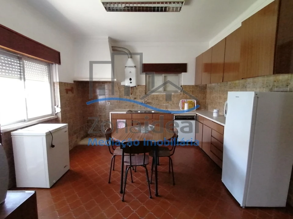 Moradia T5 para Venda em Carregado e Cadafais Foto 15