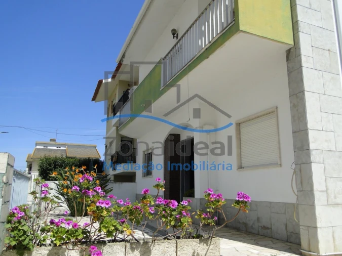 Moradia T5 para Venda em Carregado e Cadafais Foto 4