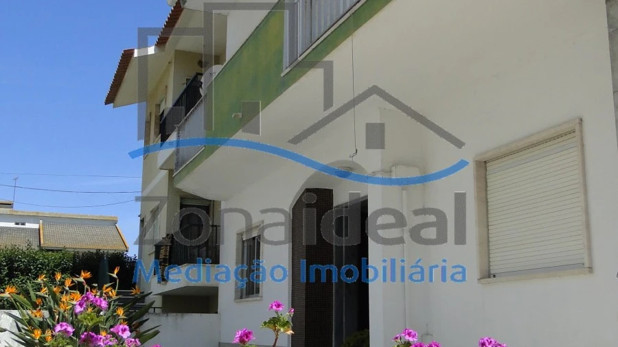 Moradia T5 para Venda em Carregado e Cadafais