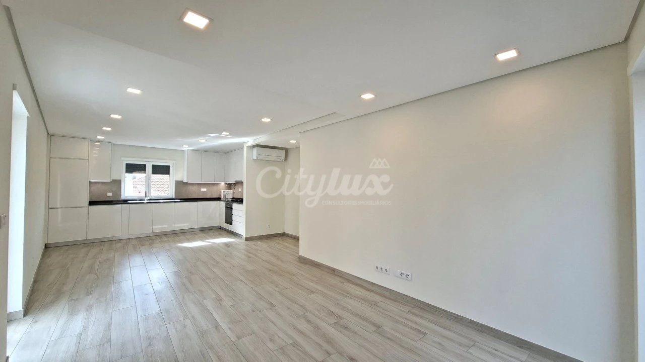 Apartamento T2 para Venda em Cascais e Estoril Foto 2