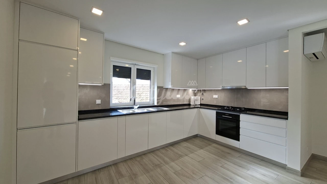 Apartamento T2 para Venda em Cascais e Estoril Foto 4