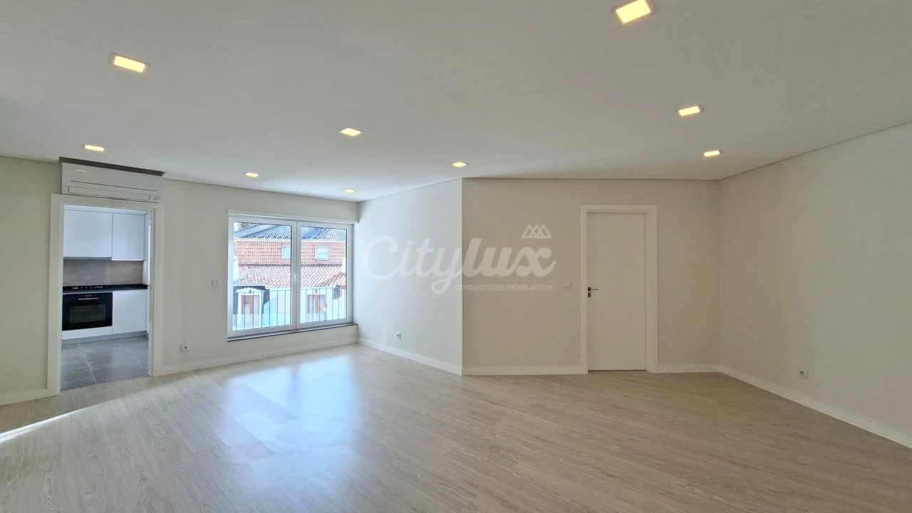 Apartamento T2 para Venda em Cascais e Estoril Foto 3