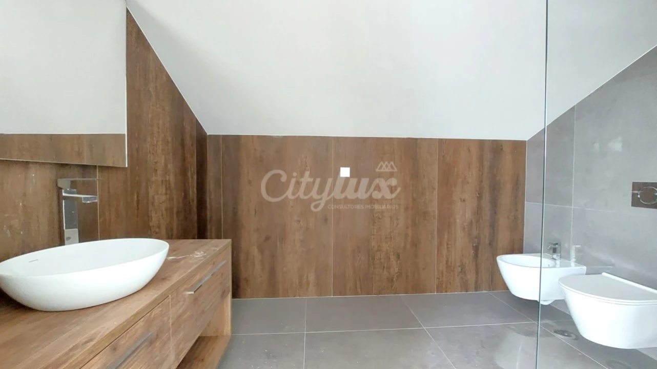 Apartamento T3 para Venda em Carcavelos e Parede Foto 9