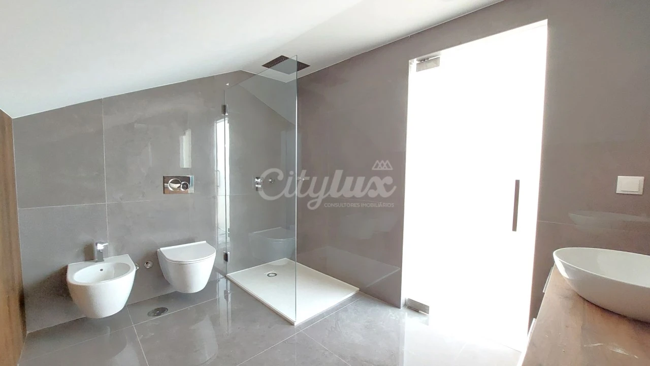 Apartamento T3 para Venda em Carcavelos e Parede Foto 10