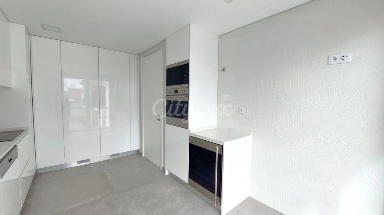 Apartamento T3 para Venda em Carcavelos e Parede Foto 23