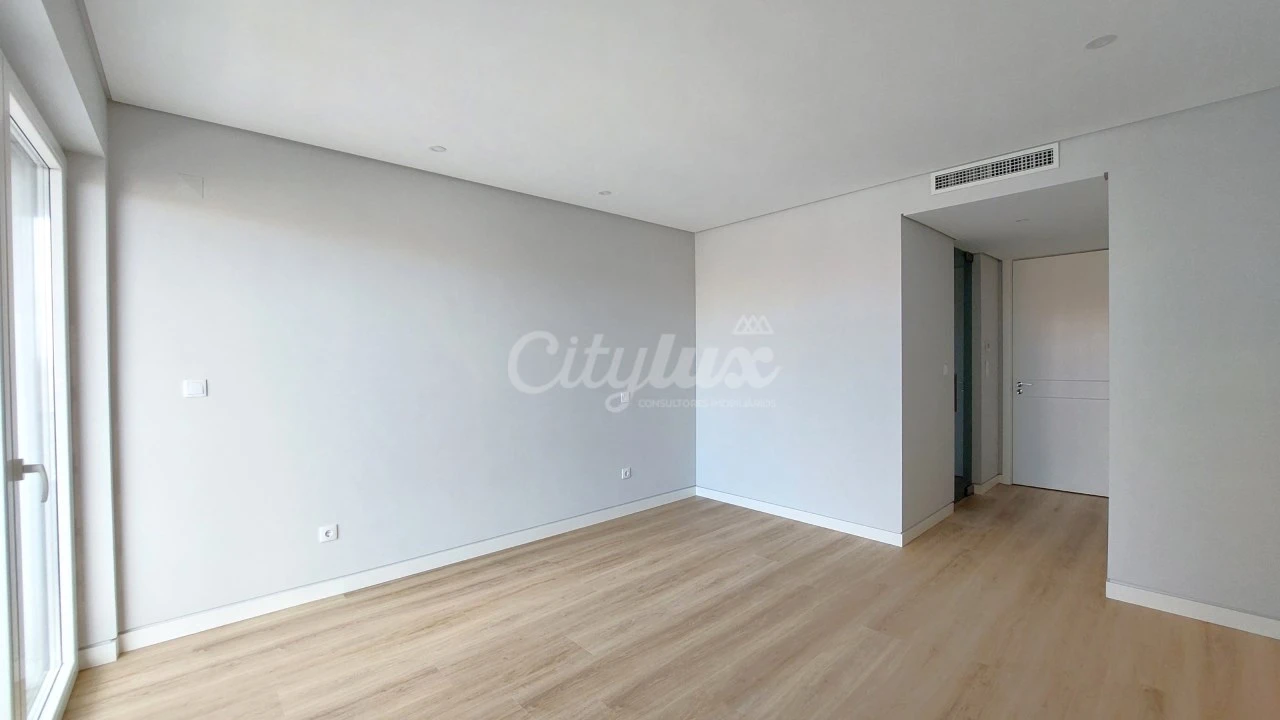 Apartamento T3 para Venda em Carcavelos e Parede Foto 31