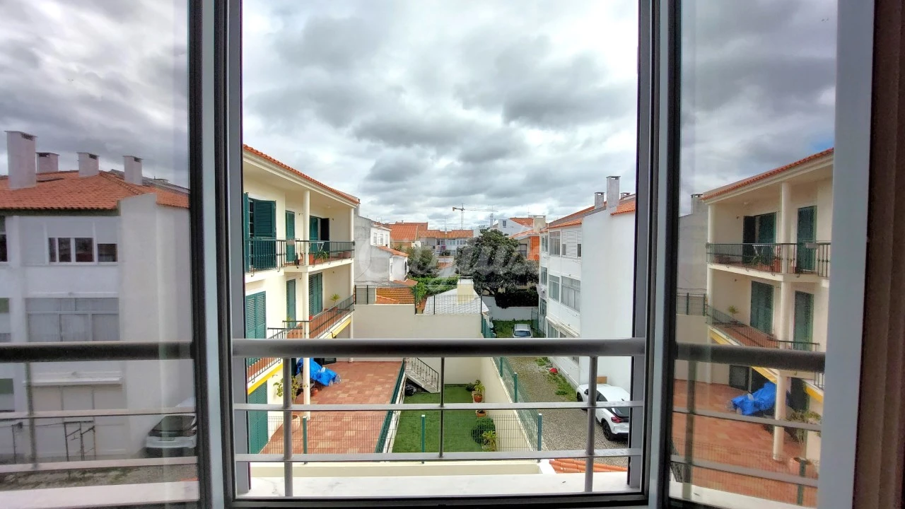 Apartamento T3 para Venda em Carcavelos e Parede Foto 37