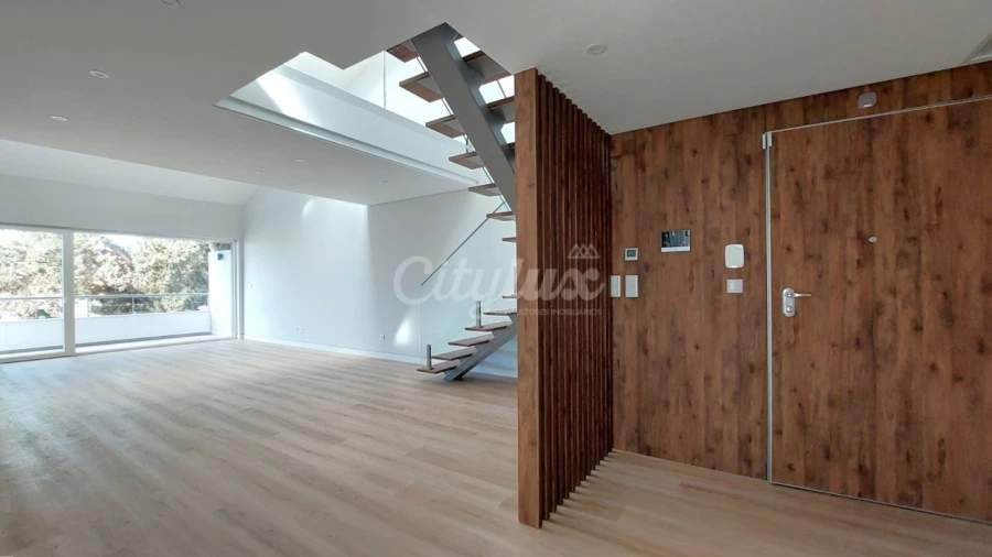 Apartamento T3 para Venda em Carcavelos e Parede Foto 16