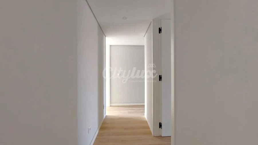Apartamento T3 para Venda em Carcavelos e Parede Foto 27