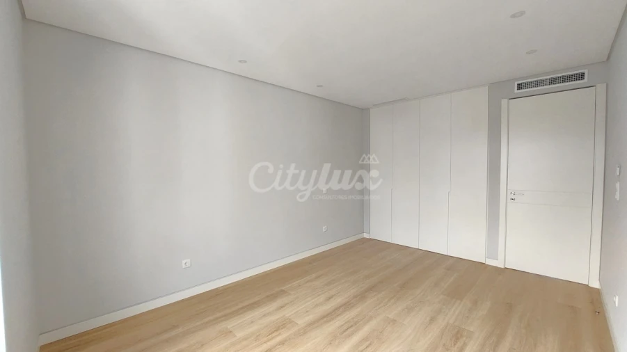 Apartamento T3 para Venda em Carcavelos e Parede Foto 38