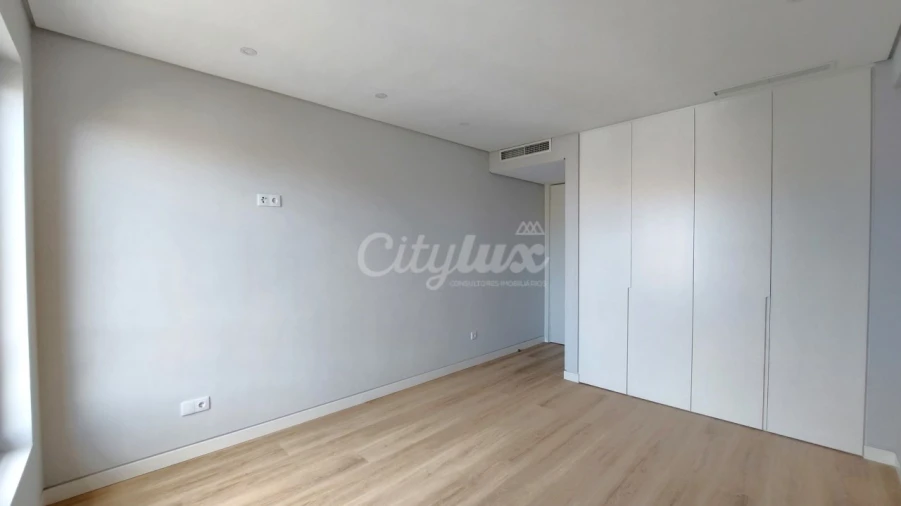 Apartamento T3 para Venda em Carcavelos e Parede Foto 42