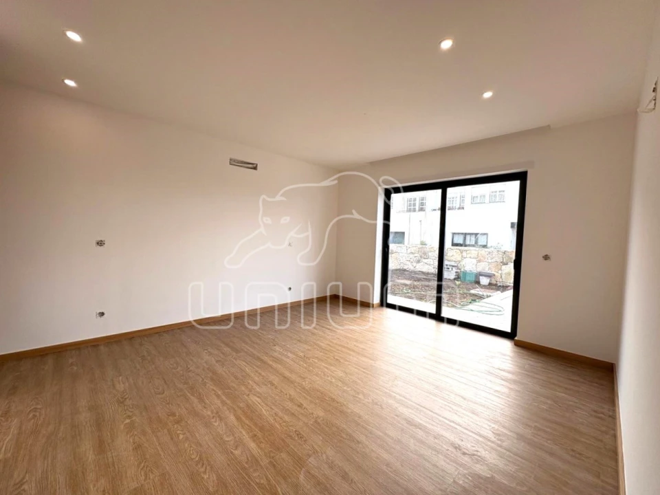 Moradia T2 para Venda em Areosa Foto 7