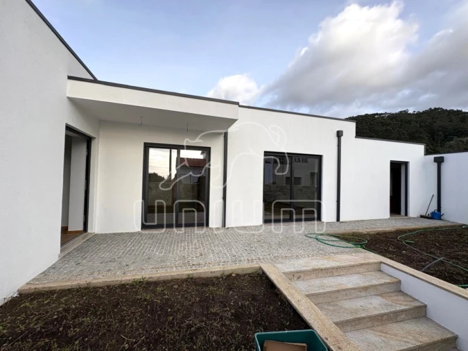 Moradia T2 para Venda em Areosa Foto 3