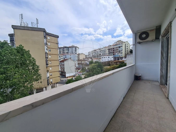 Apartamento T2 para Arrendamento em Sacavém e Prior Velho Foto 16