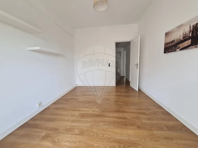 Apartamento T2 para Arrendamento em Sacavém e Prior Velho Foto 10