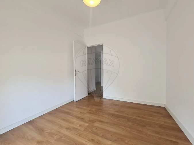 Apartamento T2 para Arrendamento em Sacavém e Prior Velho Foto 13