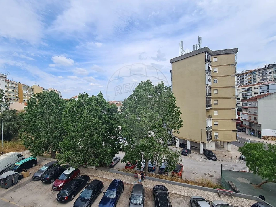 Apartamento T2 para Arrendamento em Sacavém e Prior Velho Foto 11