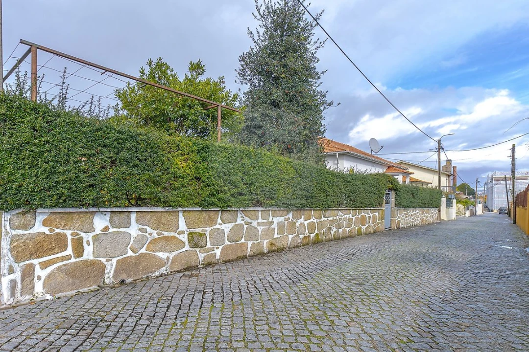 Moradia T3 para Venda em Oliveira do Douro Foto 2