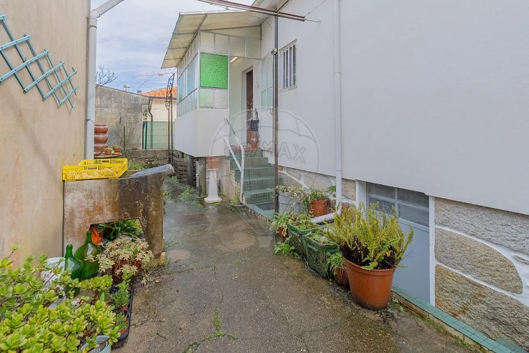 Moradia T3 para Venda em Oliveira do Douro Foto 23