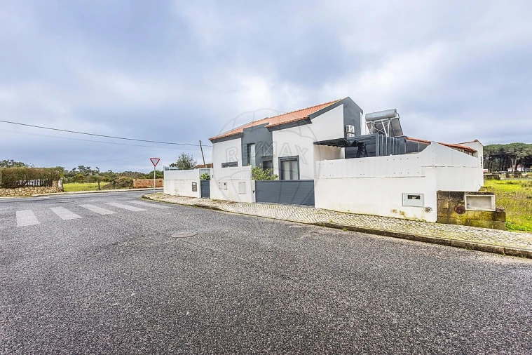 Moradia T3 para Venda em Aveiras de Baixo Foto 37