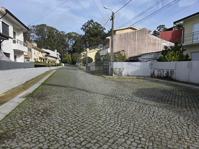 Terreno para Venda em Milheiros Foto 2