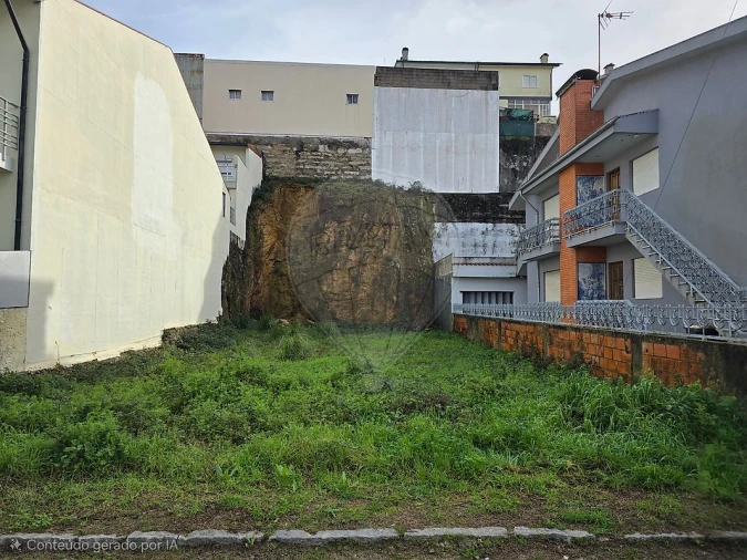 Terreno para Venda em Milheiros Foto 4