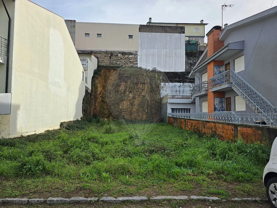 Terreno para Venda em Milheiros Foto 14