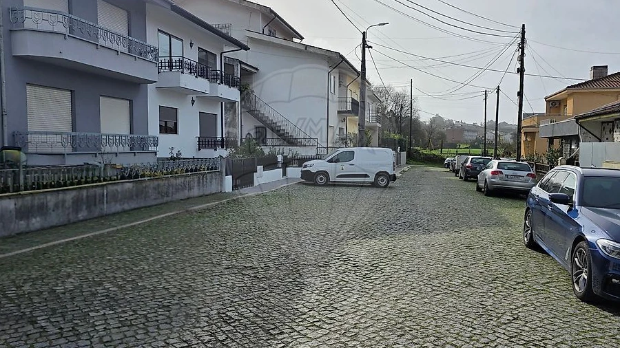 Terreno para Venda em Milheiros