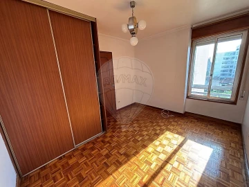 Apartamento T3 para Arrendamento em Campanhã