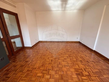 Apartamento T3 para Arrendamento em Campanhã