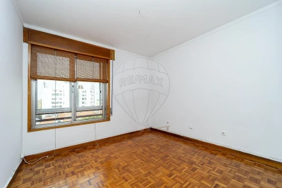 Apartamento T3 para Arrendamento em Campanhã